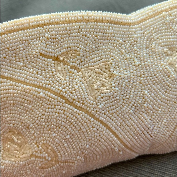 Adorable 1960s Vintage White Beaded Clutch Purse. Great Condition EUC - Picture 3 of 8